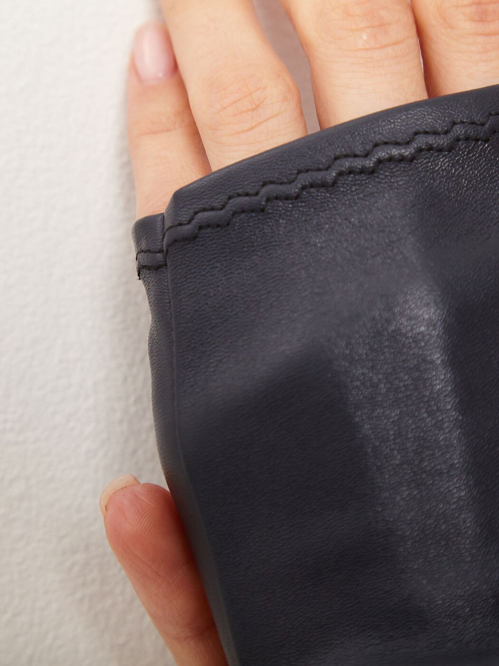 Перчатки длинные без пальцев кожаные