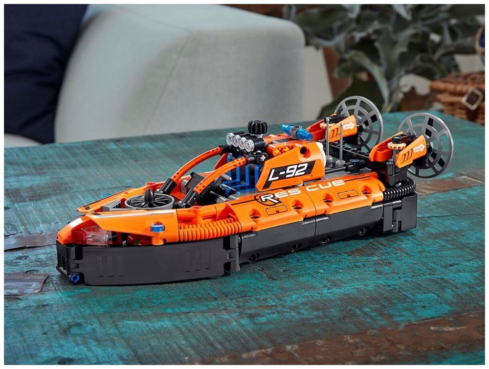 Конструктор LEGO Technic 42120 Спасательное судно на воздушной подушке