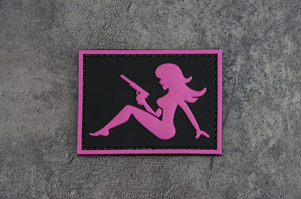 Шеврон Girl With Pistol PVC. Чёрный с розовым