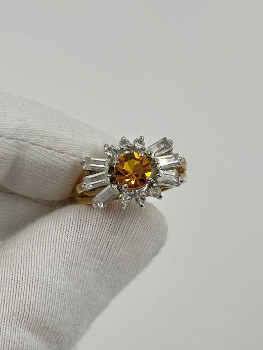 Кольцо с жёлтым кристаллом