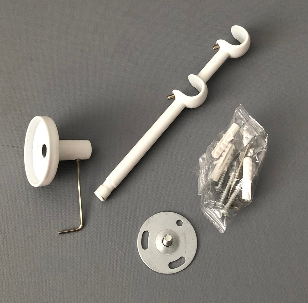 Карниз кованый "Заглушка Ост" d16 мм трехрядный со второй направляющей, цвет белый