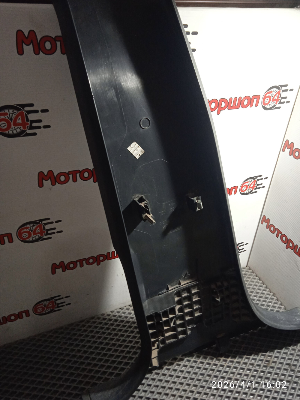 Панель обшивки салона центральной правой стойки нижняя Шкода Октавия А5 1.4 BUD Б/У