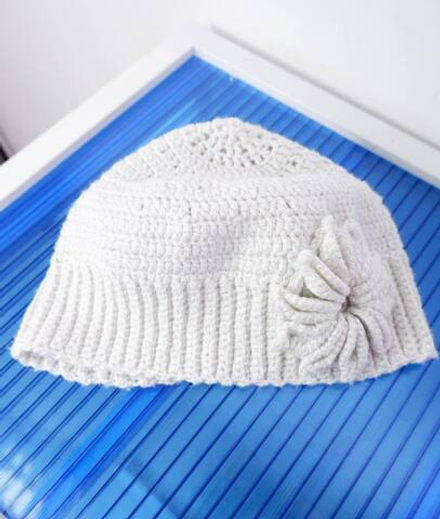 Шапка с блестящей ниточкой