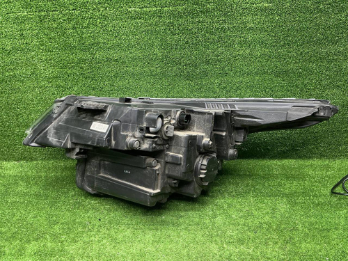 Фара правая Kia Seltos (2019-2025) галоген