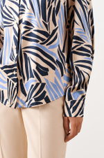 23050 Блузка женская (бежево-синий принт)