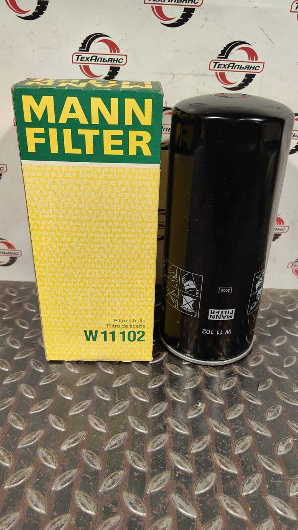 Фильтр масляный Mann Filter W11102
