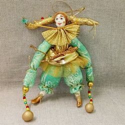 светло-зелёный