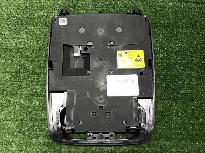 Плафон салона BMW 3er G20 (2018-н.в.)