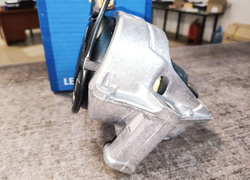 Опора двигателя левая LMI audi A5 C7 A4 B8