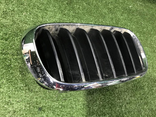 Решетка радиатора правая BMW X5 F15 X6 F16 (2013-2018)
