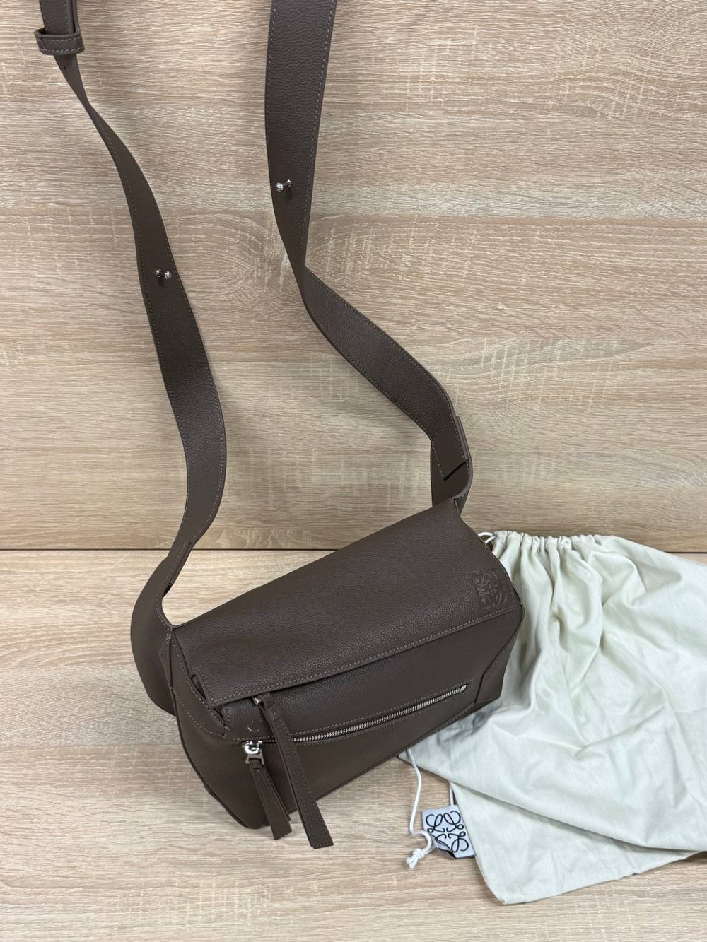 Сумка-мессенджер Loewe