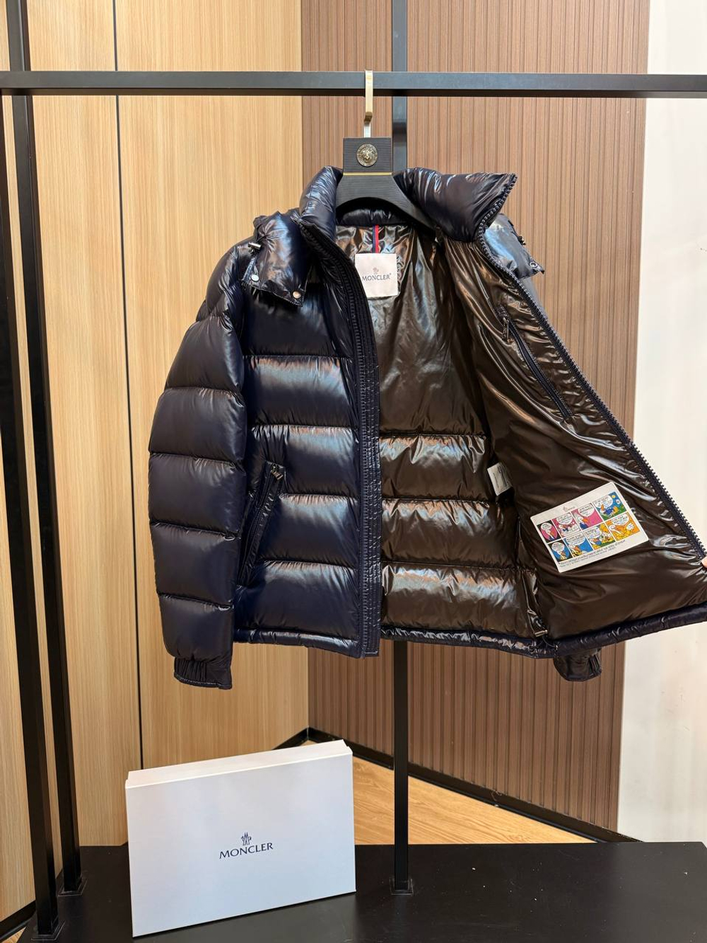 Пуховик Moncler