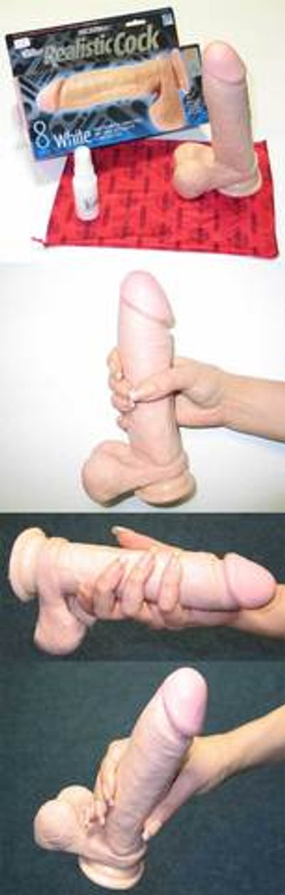 Фаллоимитатор реалистичной формы на присоске