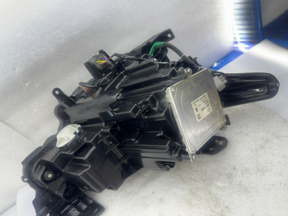 Mazda 3 (Axela) LED оригинальная фара