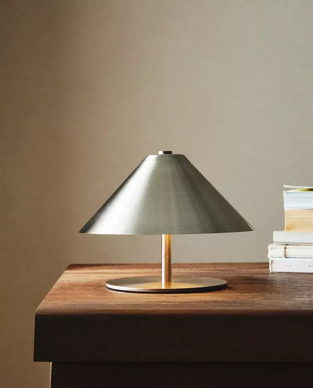 ZARA HOME БЕСПРОВОДНАЯ ЖЕЛЕЗНАЯ ЛАМПА, СЕРЕБРО