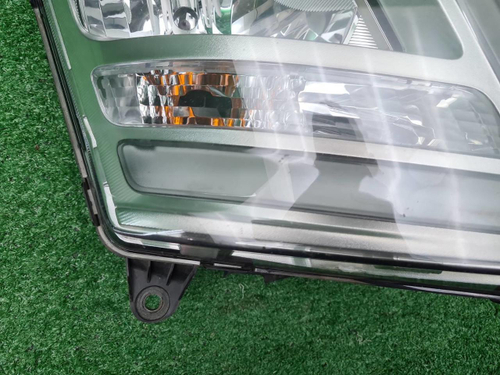 Фара правая Volvo FH 4 (2013-н.в.) галоген