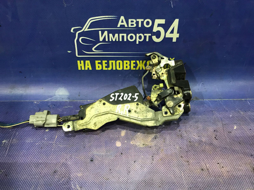 Замок двери задней правой TOYOTA CARINA ED 1994