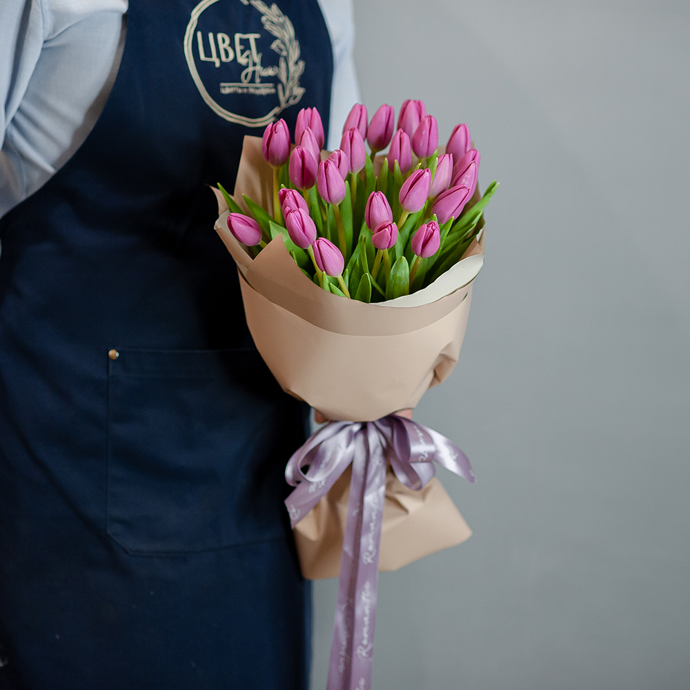 Розовые тюльпаны