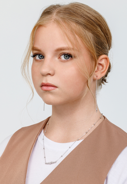 Колье из серебра со вставками из бесцветных фианитов