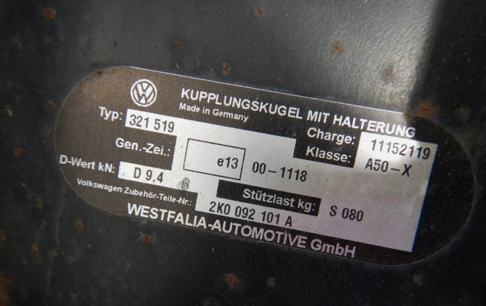 Фаркоп штатный на VOLKSWAGEN CADDY (2004-2020)(без электрики) 2K0092101A