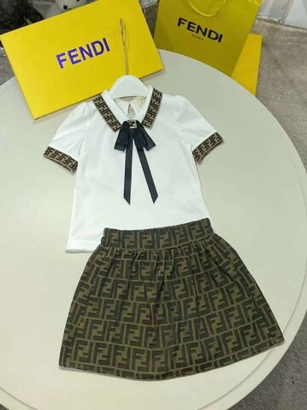 Костюм для девочки Fendi