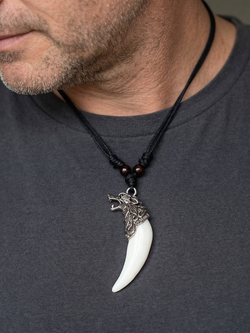 Амулет подвеска оберег Волчий Клык Зуб Волка талисман на шею