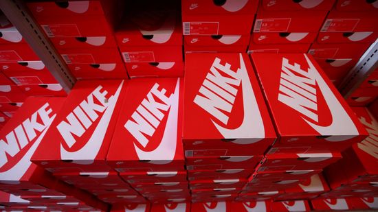 Купить кроссовки Nike в krosale.ru