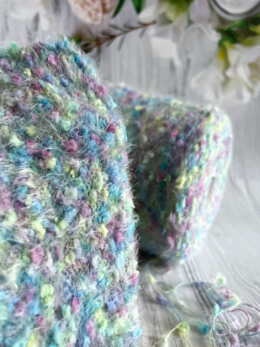 Пряжа  декоративная с ворсом и шишибриками