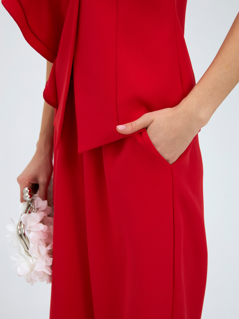 Костюм нарядный двойка брючный с жилеткой красный