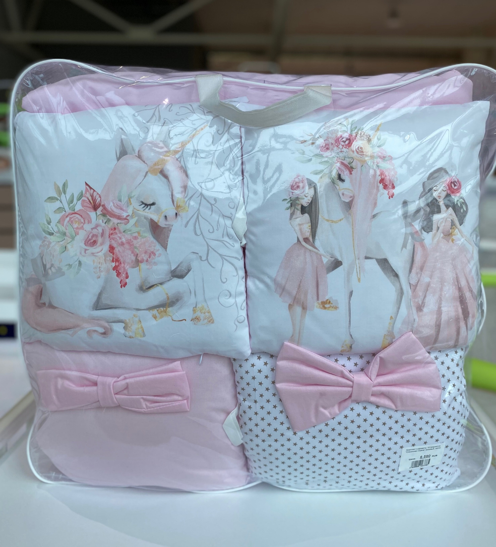 Комплект в кроватку 18 предметов "Сказочная страна" розовый, сатин