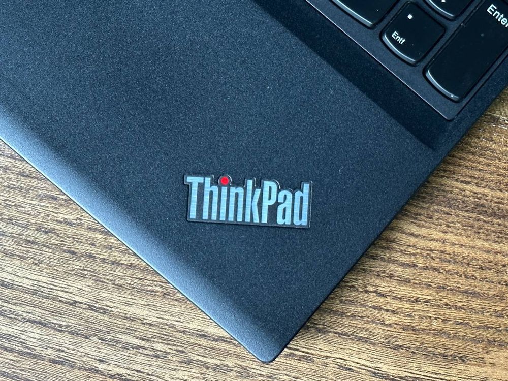 15.6" Ноутбук Lenovo ThinkPad T580 (1920x1080, Intel Core i5-8350U, RAM 16ГБ, SSD 512ГБ, Intel UHD Graphics 620, Win 10 Pro)