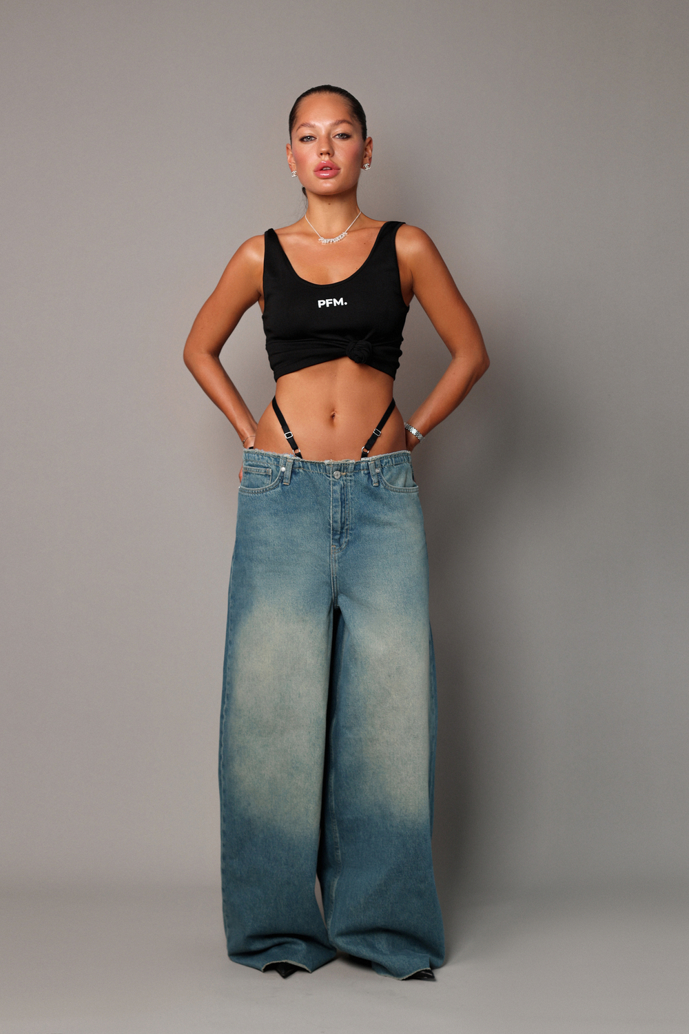 Джинсы бананы