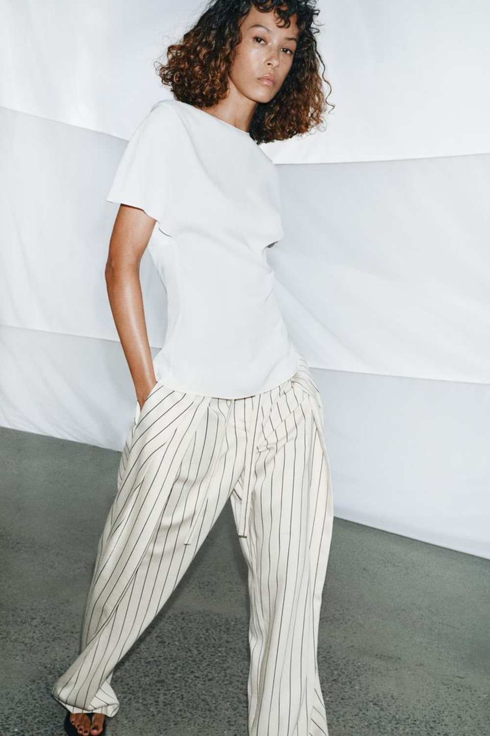 ZARA ТОП С КОРОТКИМИ РУКАВАМИ — ZW COLLECTION, ЖЕЛТОВАТО-БЕЛЫЙ