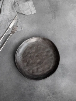 Набор из 6 тарелок 28 см мятый фарфор черная плоская