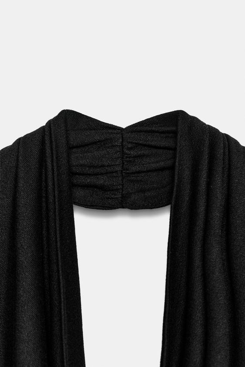 ZARA ДРАПИРОВАННЫЙ ТОП С ГОРЛОВИНОЙ ХАЛТЕР, ЧЕРНЫЙ