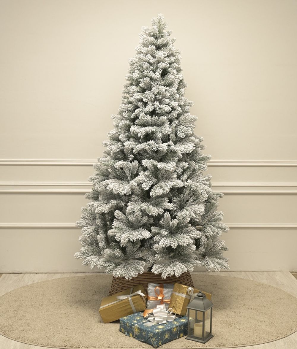 Заснеженная елка "Суздальская"