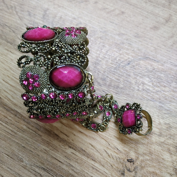 Браслет-слейв Овал, цирконы, муранское стекло, цвет розовый