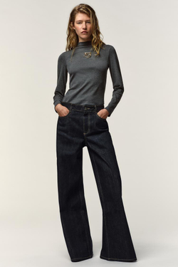 ZARA ФУТБОЛКА С ВОРОТНИКОМ-СТОЙКОЙ И БРОШЬЮ, ТЕМНО-СЕРЫЙ