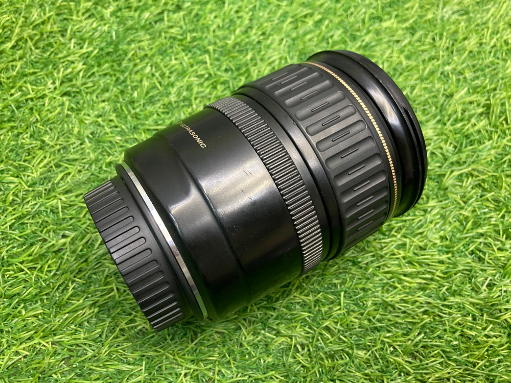 Canon EF 28-135mm 3.5-5.6 IS