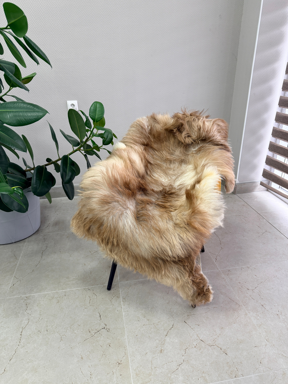 Шкура коврик меховой прикроватный овчина, 120х65 см.