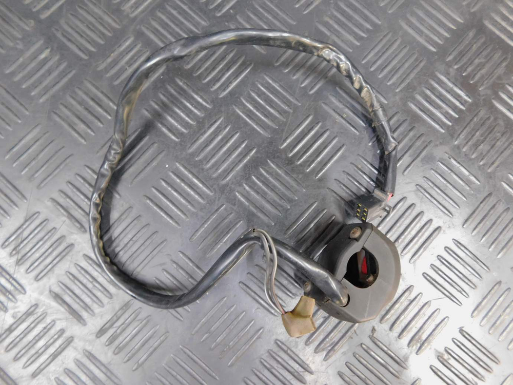 Пульт правый Yamaha XJR1300 RP03J 2005