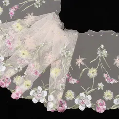 Вышивка на сетке персик/цветы (правая) 22 см