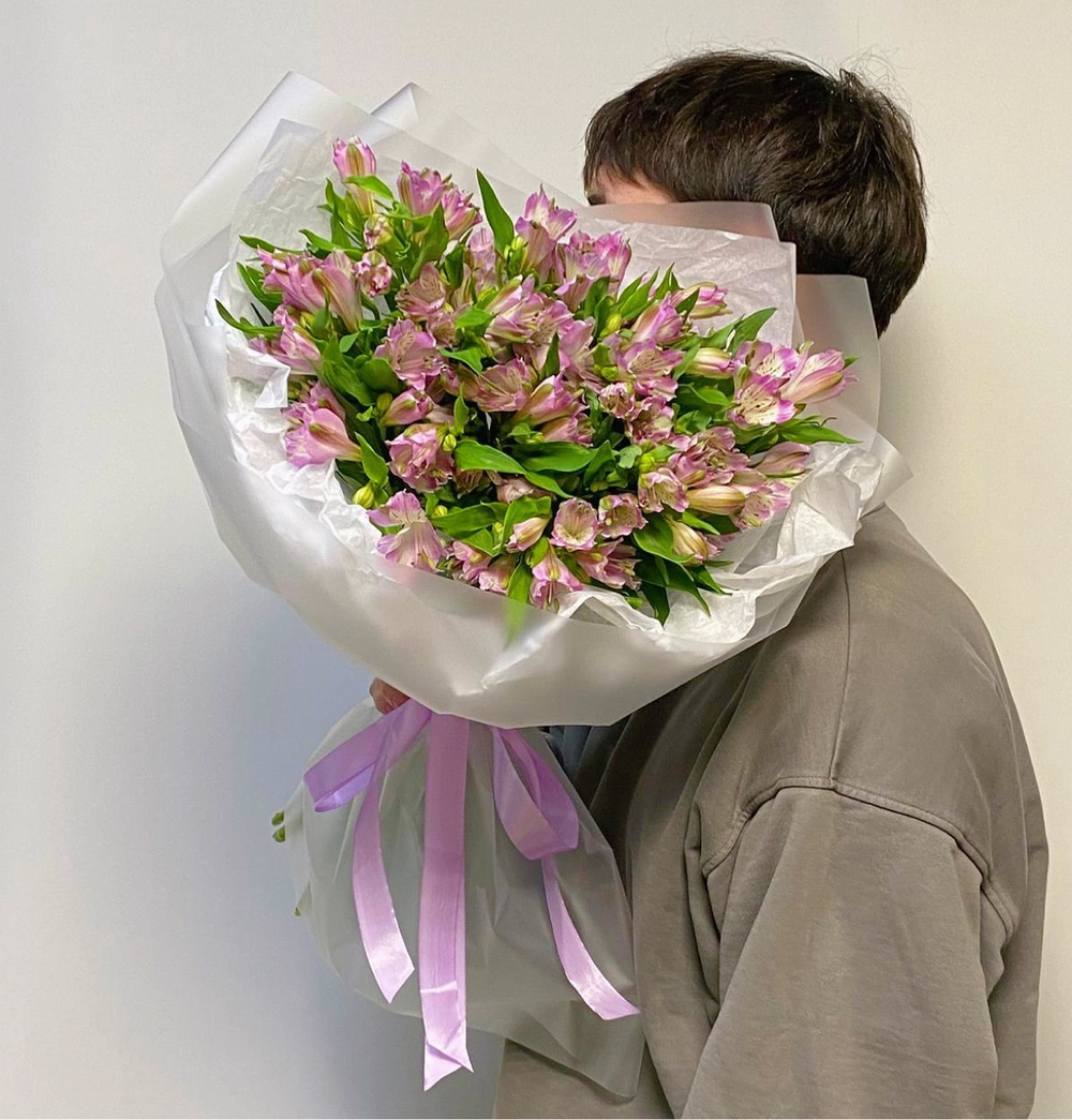 Букет из 11 альстромерий микс