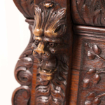 Антикварная настенная вешалка в классическом стиле