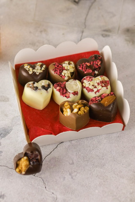 Конфеты "сердечки" с орехами, ягодами