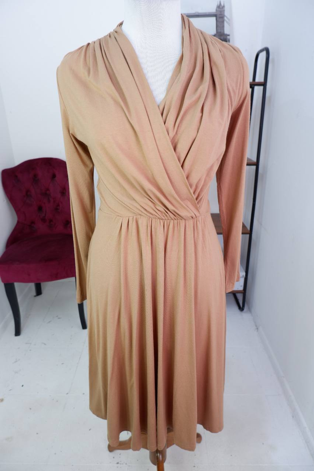 Платье Zarina лаконичное, маркировка S, визуально 44 размер