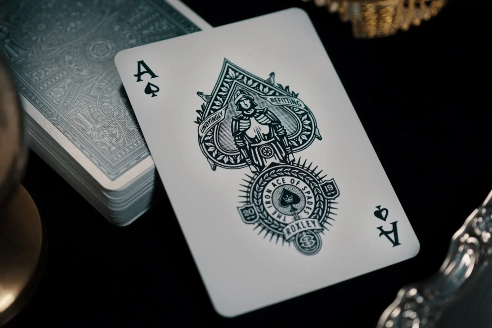 Iron Spades - колода карт
