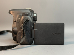 Canon EOS 77D Body