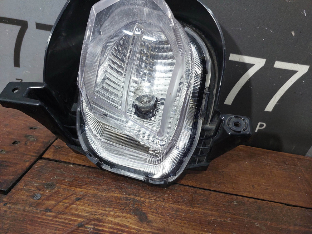 ПТФ передняя правая Hyundai Solaris 2 (HCR) 20-нв Б/У Оригинал 92208H5500