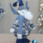 Новогодняя игрушка ручной работы, олень с рогами. Рождественское и новогоднее украшение под елку, стоячий